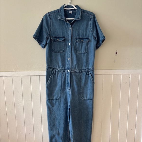 Ladies Old Navy medium blue jean jumpsuit Medium Tall with snaps and fly zip - Picture 1 of 12